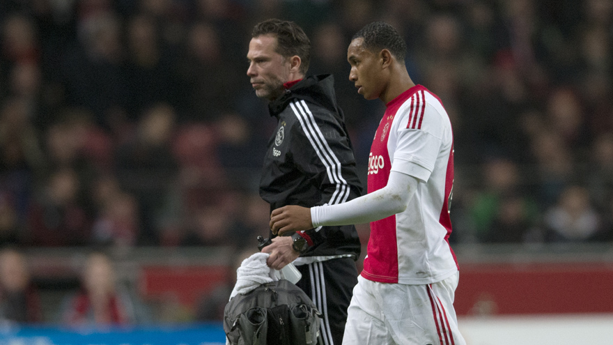 在犯规动作 在犯规动作